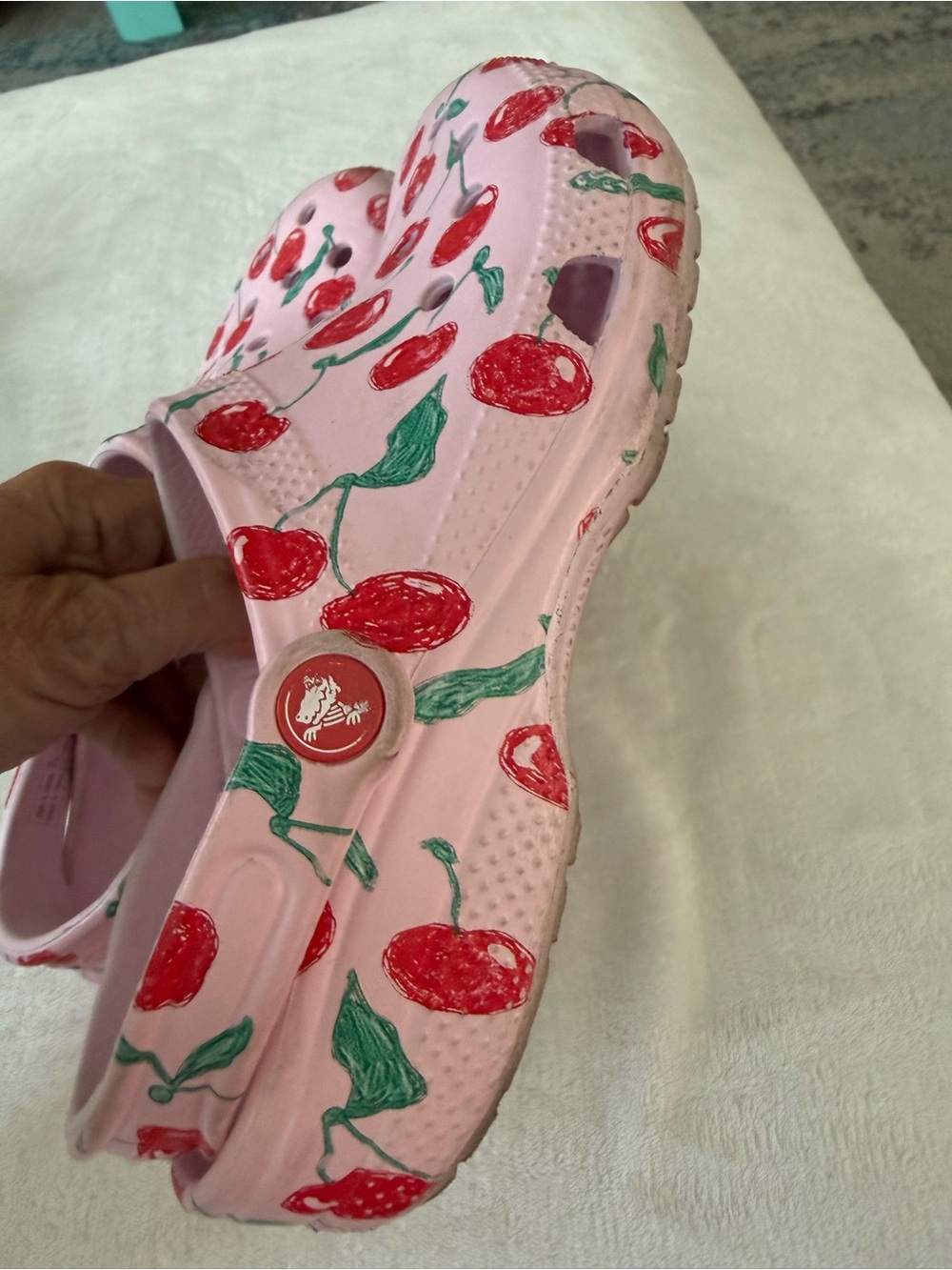 Crocs Classic Fresh Fruits Womens Size 7 Pink Red Cherry - Picture 5 of 7